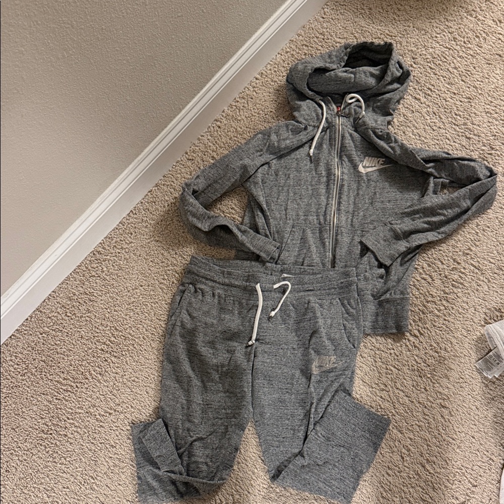 Women’s Nike Set